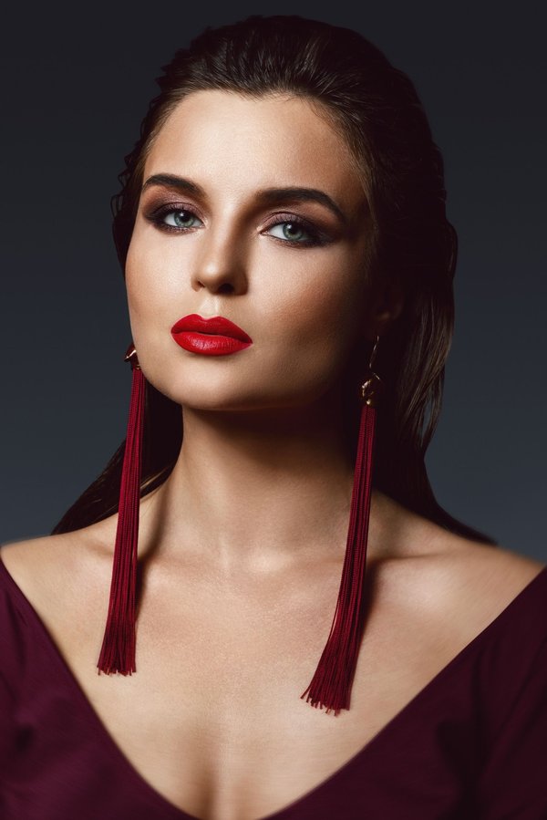 Boucle d'oreille dépareillée tendance : quelle matière de fabrication choisir ?